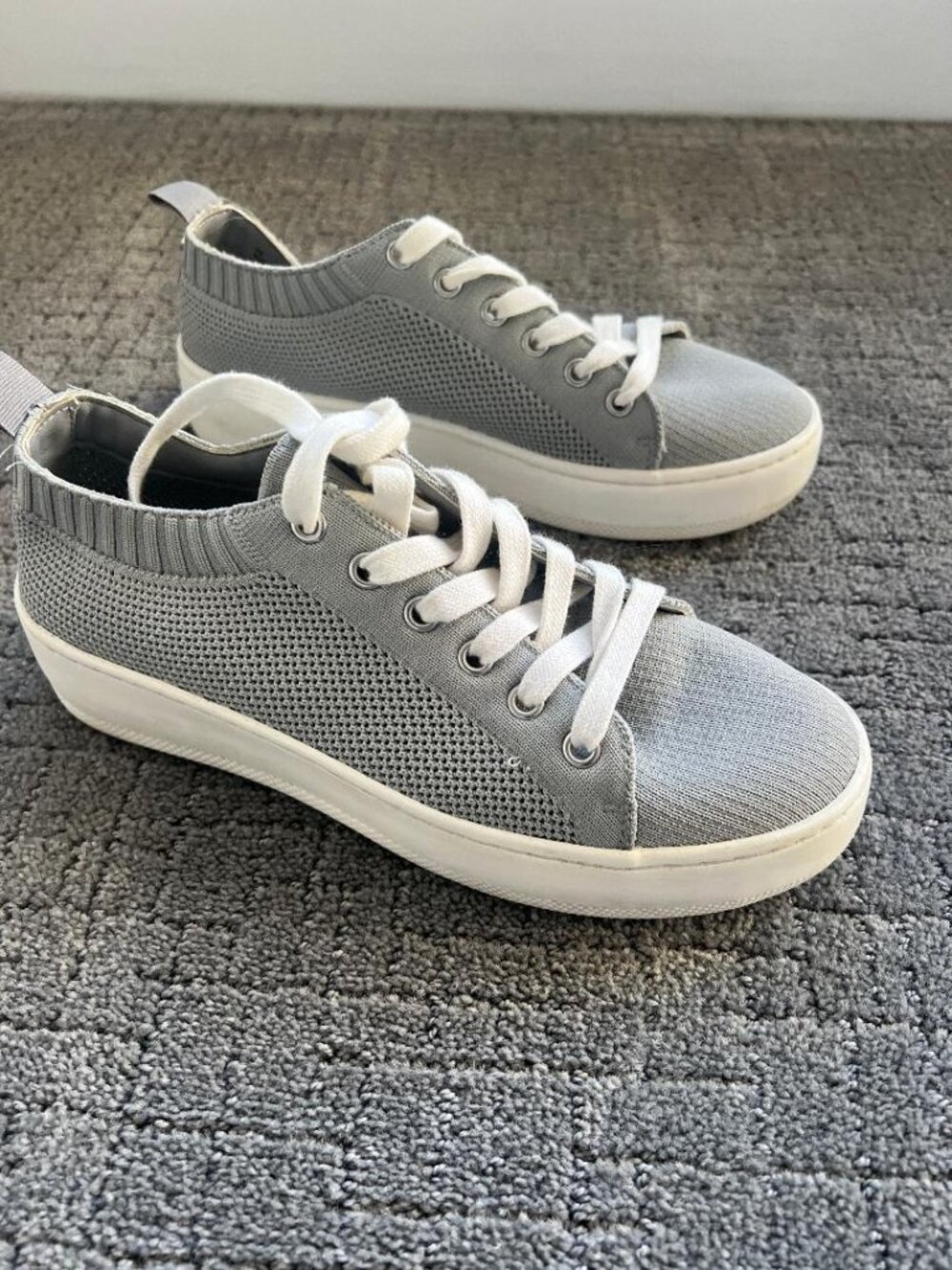 Light gray comfort tennis shoes - Picture 2 of 2